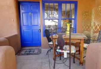 Casas de Guadalupe has Balcony rooms