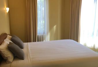 Hopkins House Motel & Apartments has Balcony rooms