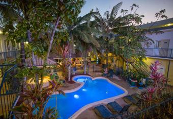 YHA Cairns Central allows 18 year olds to book a room