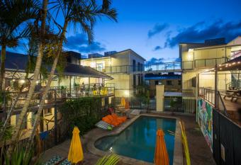 Byron Bay YHA allows 18 year olds to book a room