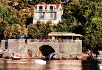 Villa Marin has Balcony rooms
