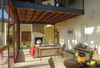 Casa Bon Voyage - Guesthouse has Balcony rooms