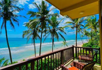 Top Secret Beach Hotel has Smoking/Balcony rooms