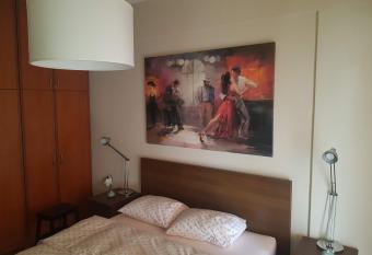 Top Floor Apartment allows 18 year olds to book a room