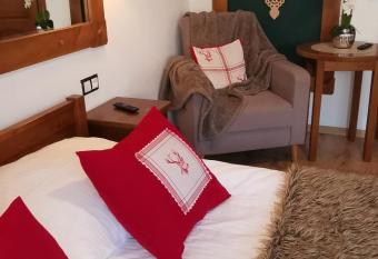 Apartamenty U Paliderki allows 18 year olds to book a room