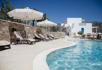 Manthos Place 2 has Balcony rooms