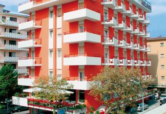 Hotel Nelson has Balcony rooms