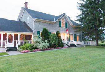 The Waring House has Balcony rooms