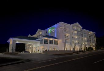 Holiday Inn Express & Suites Pigeon Forge ~ Sevierville By IHG has Balcony rooms