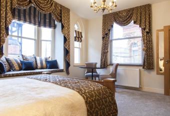 Parkers House Bed & Breakfast allows 18 year olds to book a room