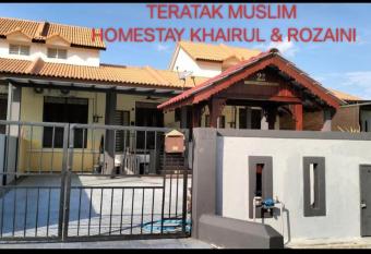HOMESTAY TERATAKMUSLIM KHAIRUL&ROZAINI Melaka allows 18 year olds to book a room