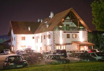 Hostal Rural Haizea has Balcony rooms