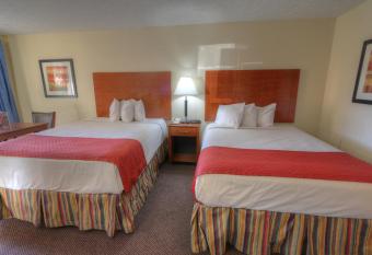 Days Inn By Wyndham Pigeon Forge South has Balcony rooms