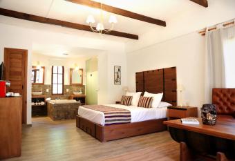 Villa Toscana Boutique Hotel -Adults Only allows 18 year olds to book a room