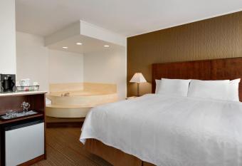 Coast Discovery Inn allows 18 year olds to book a room