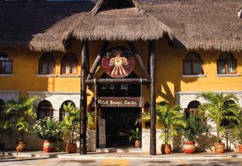 Hotel Bosque Caribe, 5th Av. zone has Balcony rooms