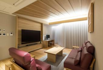 Kinzan allows 18 year olds to book a room