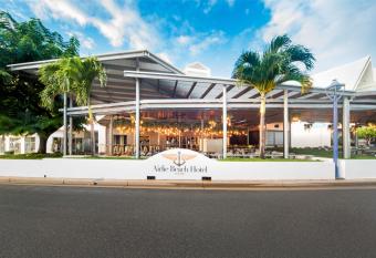 Airlie Beach Hotel allows 18 year olds to book a room