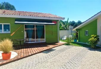 G  te avec piscine et espace bien-  tre partag  s entre Bordeaux et Lacanau oc  an allows 18 year olds to book a room