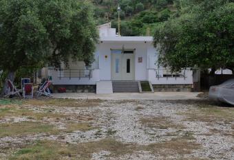 Le Monde 2 allows 18 year olds to book a room