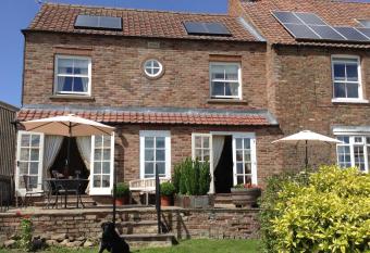 Hazelwood Farm B&B has Balcony rooms