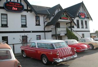 The Old Courthouse Inn allows 18 year olds to book a room