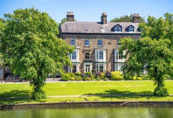 Roseleigh allows 18 year olds to book a room