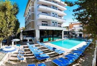 Hotel Queen Mary has Balcony rooms