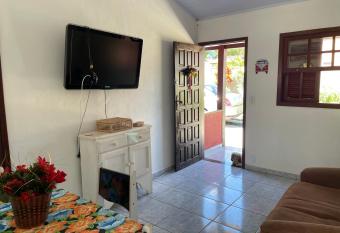 Vila Colorida casa 2 has Balcony rooms