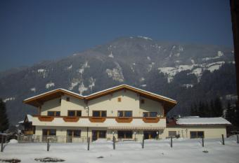 Ferienhaus Zillertal has Balcony rooms