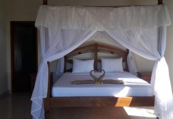 Warung Pantai Bungalows has Balcony rooms