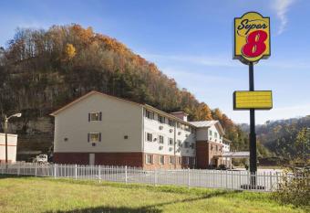 Super 8 by Wyndham Prestonsburg has Smoking rooms