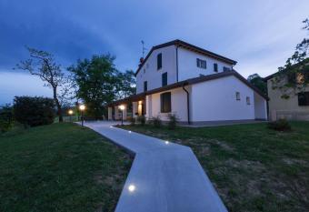 Room&Breakfast Villa Angela has Balcony rooms