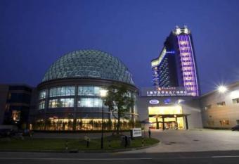 Ramada Plaza Sino-Bay Shanghai has Balcony rooms