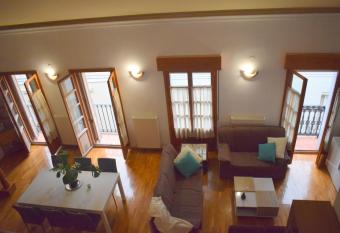 Apartamento Belmecher allows 18 year olds to book a room