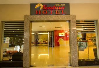 Grand Sentosa Hotel allows 18 year olds to book a room