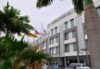 DeHome Boutique Hotel allows 18 year olds to book a room