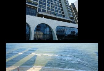 Flat Golden Beach AM has Balcony rooms