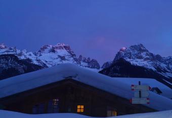 Fogajard Lovely Chalet has Balcony rooms