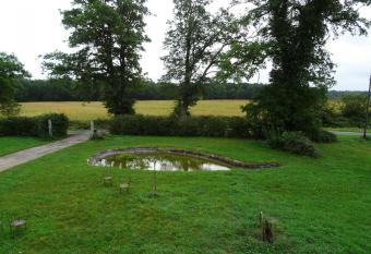 G  te de La Ronce allows 18 year olds to book a room