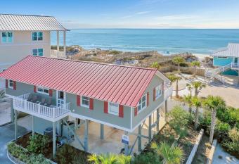 Gulf Breeze by Pristine Properties has Balcony rooms