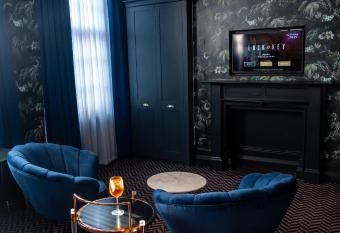 Lock and Key Boutique Hotel - Duke Street allows 18 year olds to book a room