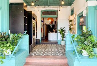 Selina St Kilda Melbourne allows 18 year olds to book a room