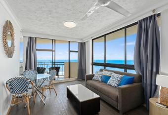 Beachcomber Resort - Official allows 18 year olds to book a room