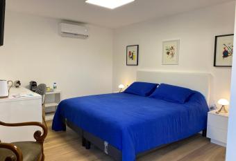 Chambre d h  tes ind  pendante de Pouzatel allows 18 year olds to book a room