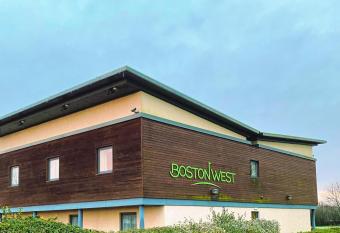 Boston West Hotel allows 18 year olds to book a room