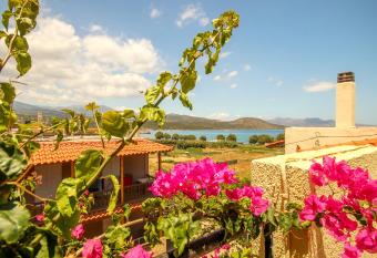 Villa Minoas Apartments has Balcony rooms