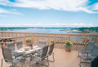 The Simon Hotel Sydney allows 18 year olds to book a room