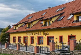 Statek   esk   l  pa Myslovice has Balcony rooms