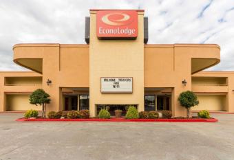 Quality Inn allows 18 year olds to book a room